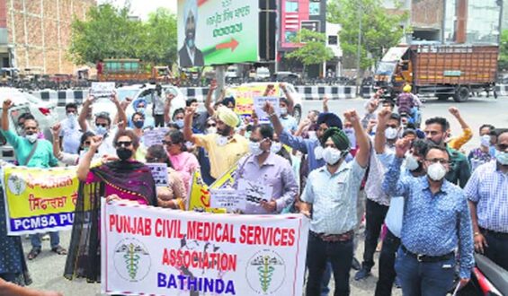 Punjab govt doctors protesting over NPA cut call of agitation
