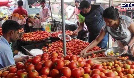 Tomato Prices: ਟਮਾਟਰ ਨੇ ਲਗਾਇਆ ਸੈਂਕੜਾ, ਬਾਰਿਸ਼ ਕਾਰਨ ਸਥਿਤੀ ਵਿਗੜਨ ਦੀ ਹੈ ਸੰਭਾਵਨਾ