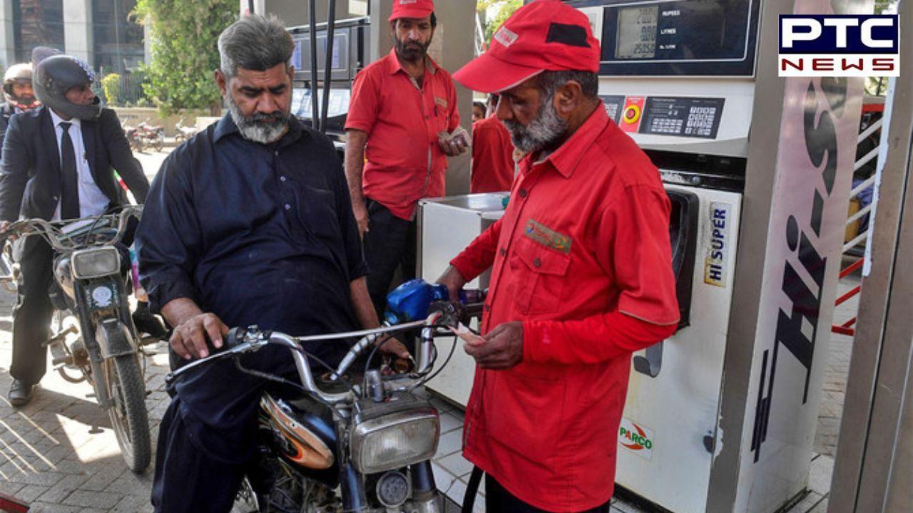 Pakistan Petrol Price:  ਪਾਕਿਸਤਾਨ ‘ਚ ਫਟਿਆ ‘ਪੈਟਰੋਲ ਬੰਬ’, ਕੀਮਤ ਸੁਣ ਕੇ ਹੋ ਜਾਓਗੇ ਹੈਰਾਨ