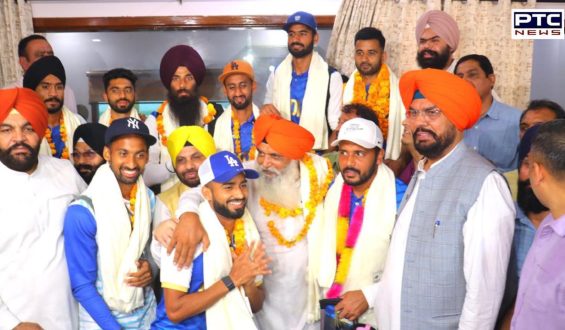 Indian hockey team honoured at Sachkhand Sri Harmandir Sahib, receives grand welcome