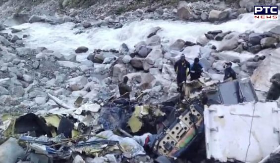 Helicopter crashes in Kedarnath while being airlifted by MI-17 chopper