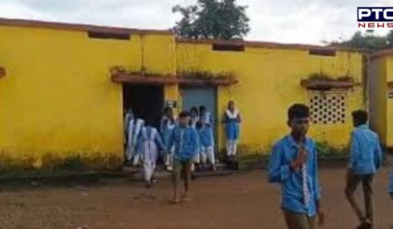 Government School Birthday : ਜਦੋਂ ਸਰਕਾਰੀ ਸਕੂਲ ਦੀਆਂ ਵਿਦਿਆਰਥਣਾਂ ਨੇ ਕਲਾਸ ਨੂੰ ਹੀ ਬਣਾ ਦਿੱਤਾ BAR, Birthday Party ‘ਚ ਖੜਕਾਏ ਗਲਾਸ