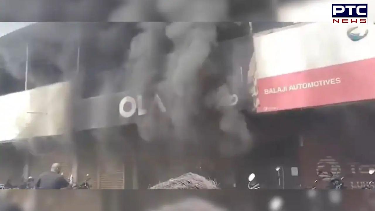 Disgruntled customer sets Ola showroom on fire in Karnataka | Watch