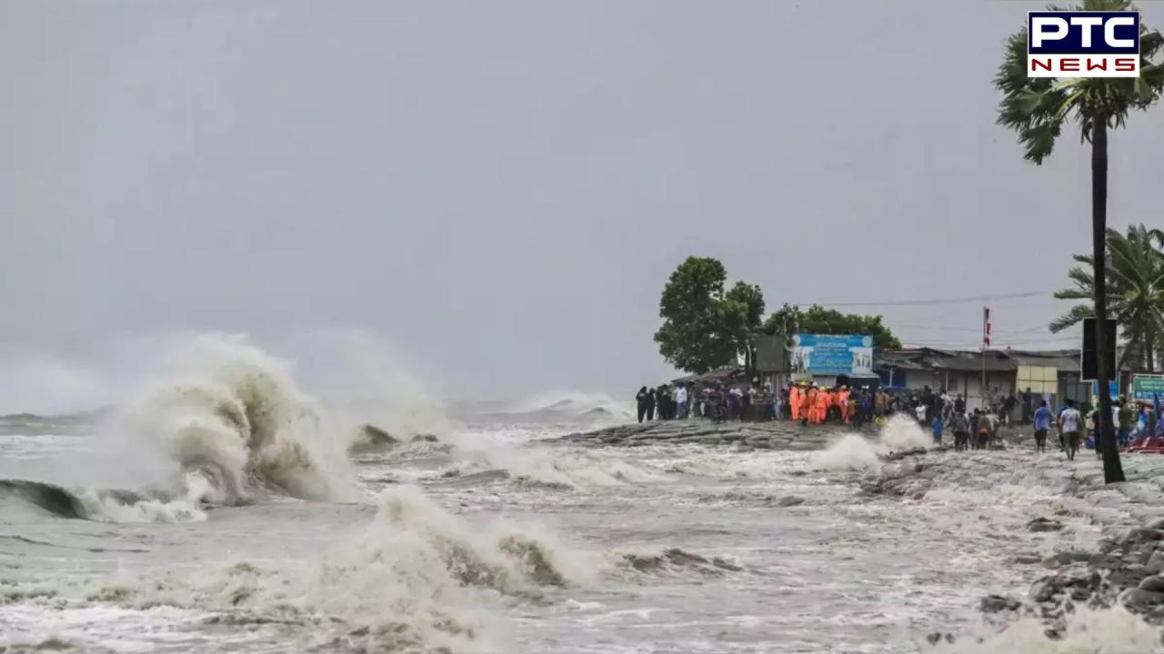 IMD issues ‘red’ alert for heavy rainfall in West Bengal, Jharkhand, Odisha | Weather Updates