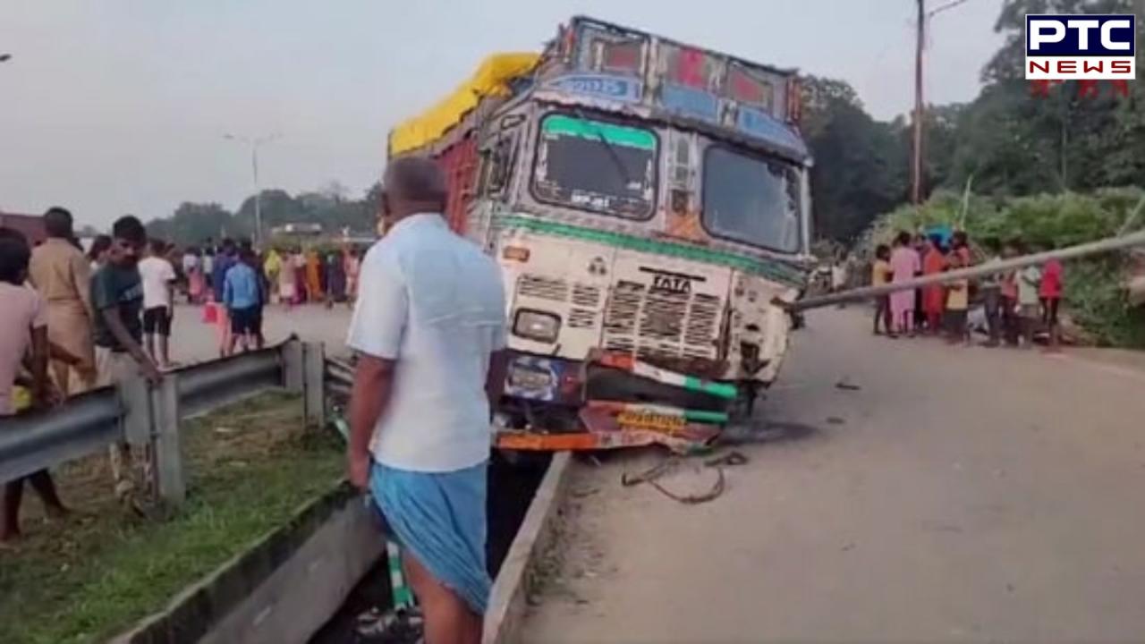 10 dead, 3 injured in tragic truck-tractor trolley collision in Mirzapur